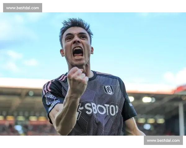 拜仁亿元锋线博弈:孔帕尼亲定核心 + 转会费拉锯战升级 拜仁亿元锋线博弈:孔帕尼亲定核心 + 转会费拉锯战升级