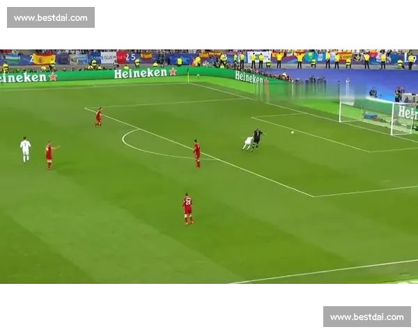 高光时刻的阴影:那些精彩扑救背后的致命失误 高光时刻的阴影:那些精彩扑救背后的致命失误