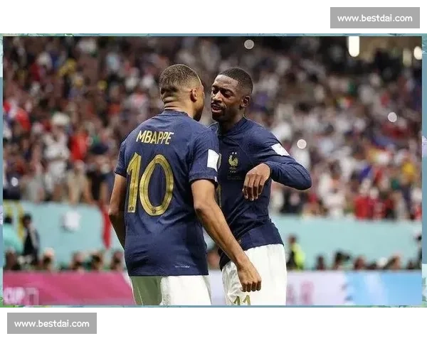 法国对阵波兰焦点之战解析实力对比与晋级前景关键球员表现与战术走向 法国对阵波兰焦点之战解析实力对比与晋级前景关键球员表现与战术走向