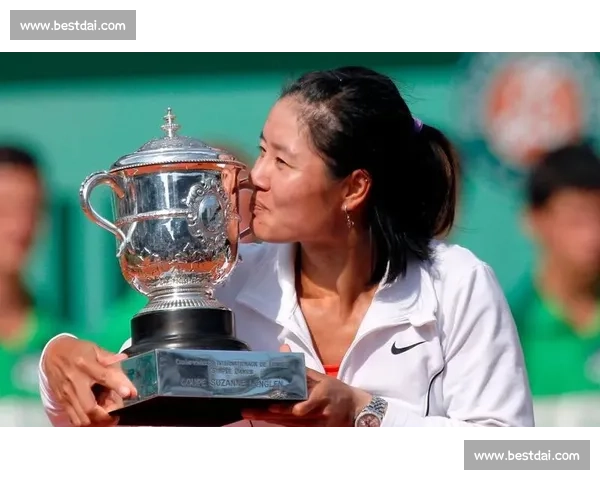 李娜对阵斯齐亚沃尼巅峰对决见证法网冠军之路经典战役回顾与荣耀时刻